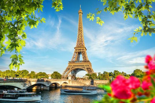 Paris: Eiffel Tower