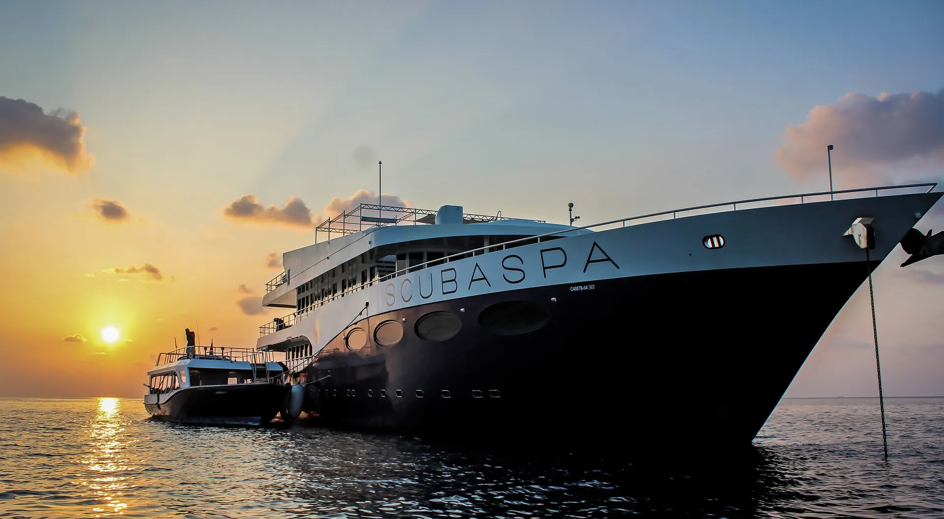 Luxury Maldives private yacht charter